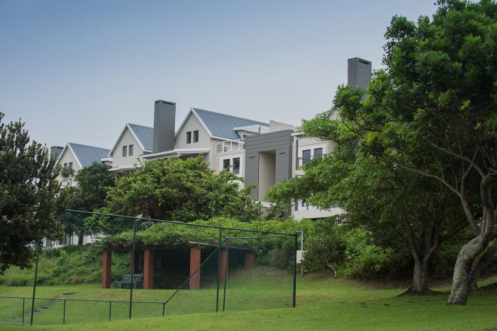 Apartments On The Eighteenth At Prince'S Grant Golf Estate Blythedale Beach Exteriör bild